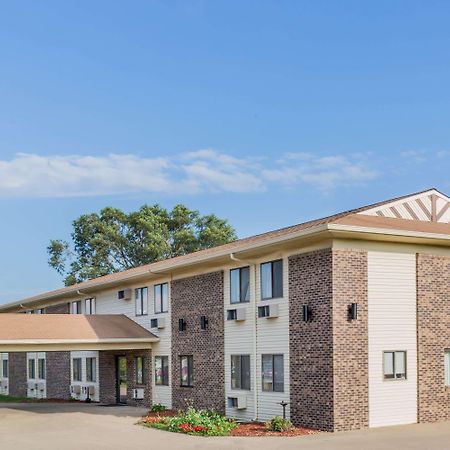 Super 8 By Wyndham Madison Ξενοδοχείο Εξωτερικό φωτογραφία