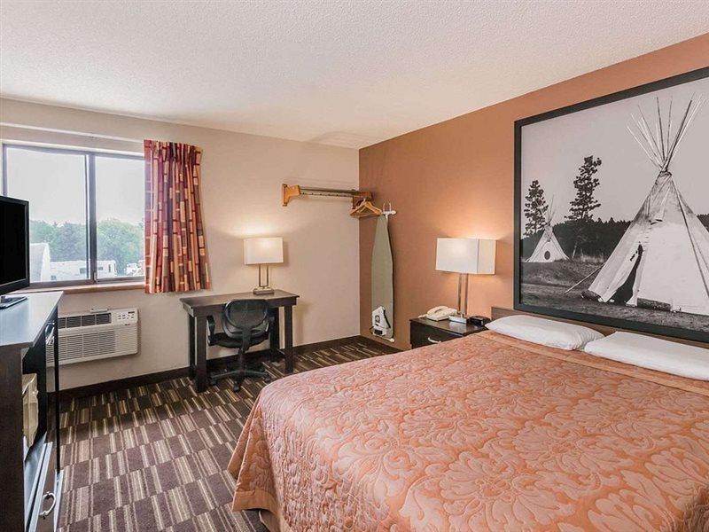 Super 8 By Wyndham Madison Ξενοδοχείο Εξωτερικό φωτογραφία