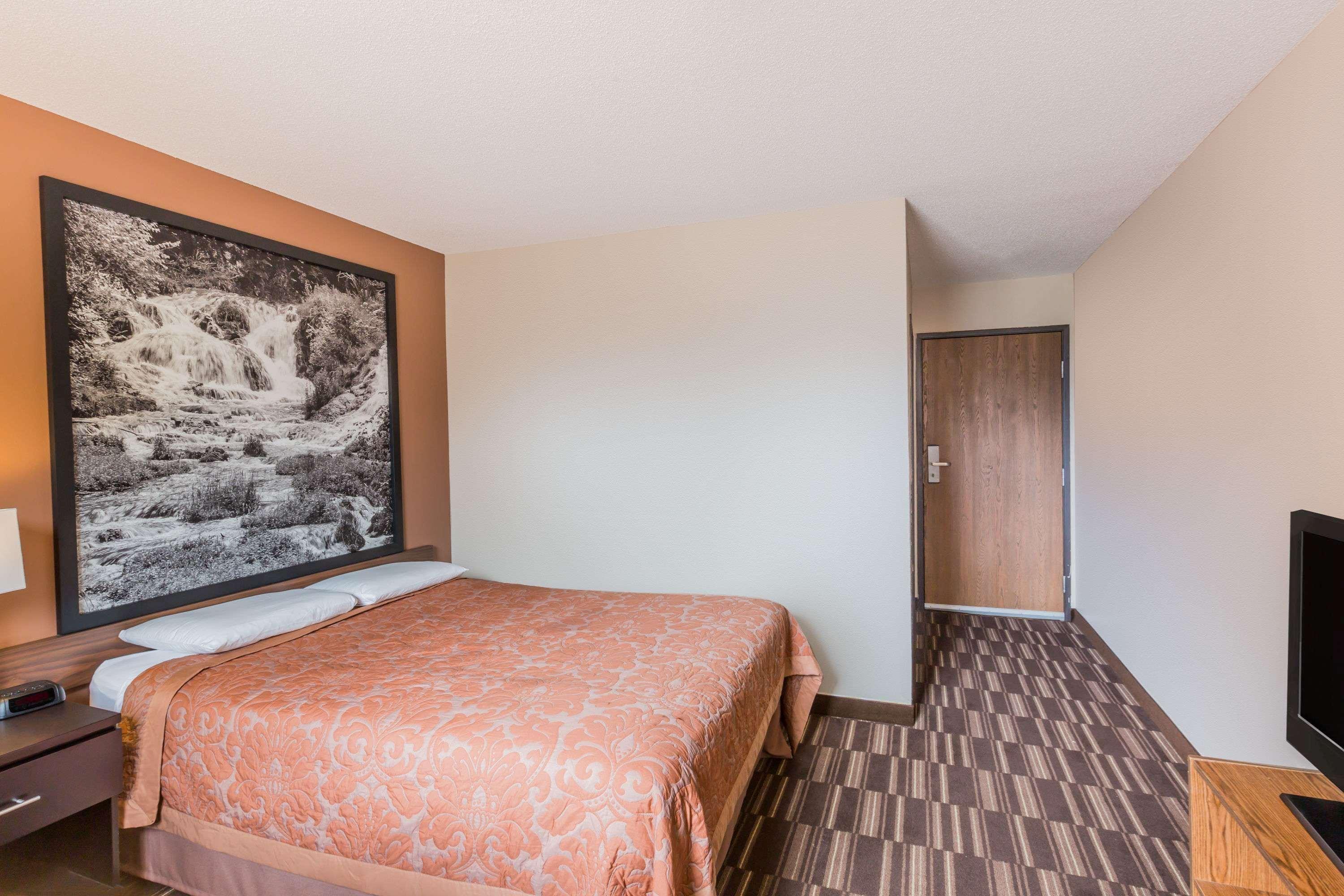 Super 8 By Wyndham Madison Ξενοδοχείο Εξωτερικό φωτογραφία